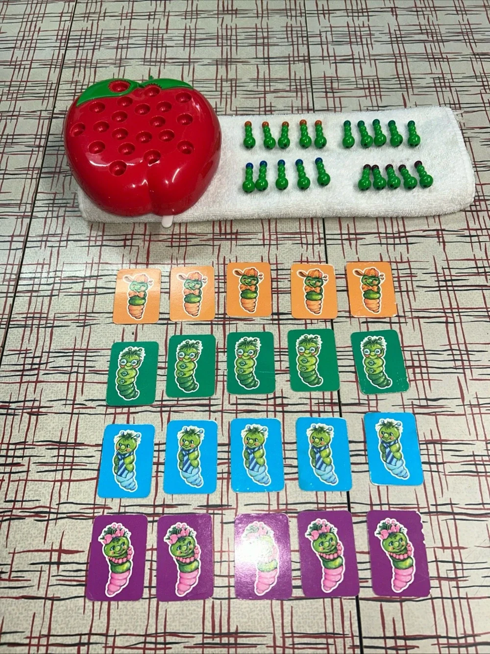 Squiggly Worms, Vintage Kids Board Game, Golden Games, 1991